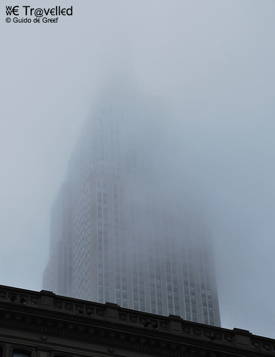 New York Empire-State-Building-in-de-Mist