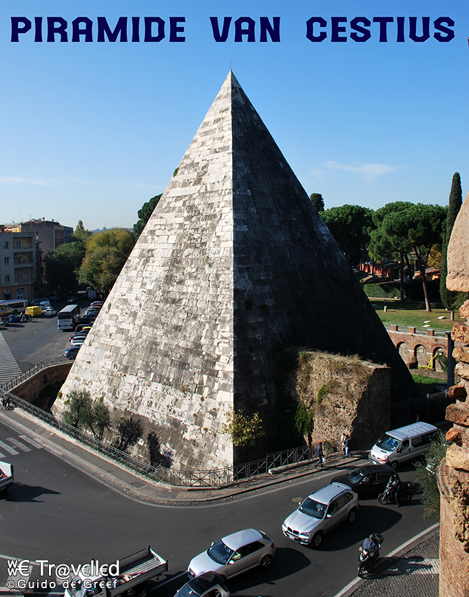 De Piramide van Cestius in Rome
