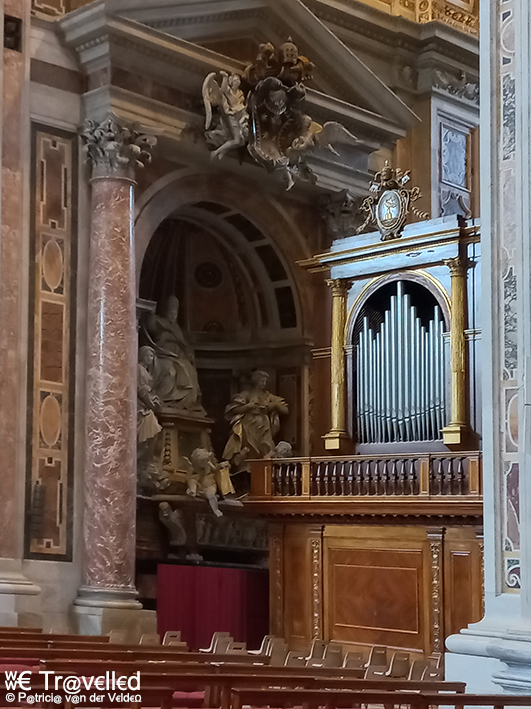 Vaticaanstad - St. Pieterbasiliek binnen